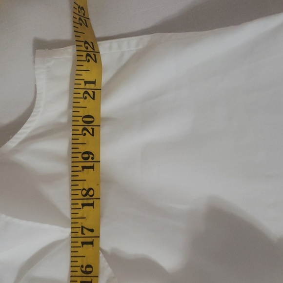 Polo. Ralph Lauren. White Ruffled Button-up Blouse; Sleeveless. Size XL NWT - Picture 6 of 10